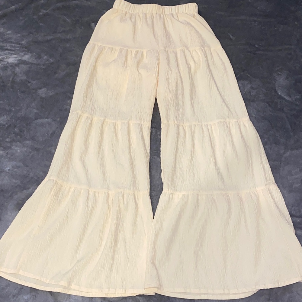 SHEIN Cream Tiered Casual Pants